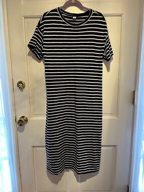 Old Navy Black & White Striped Midi T-Shirt Dress